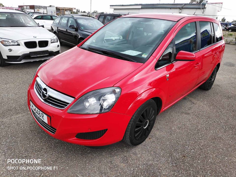 Opel zafira 2010 года