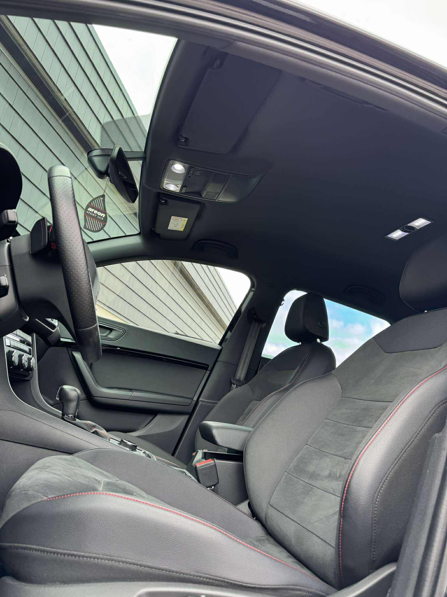 559458826_1385659953567416_4145482265393707603_n