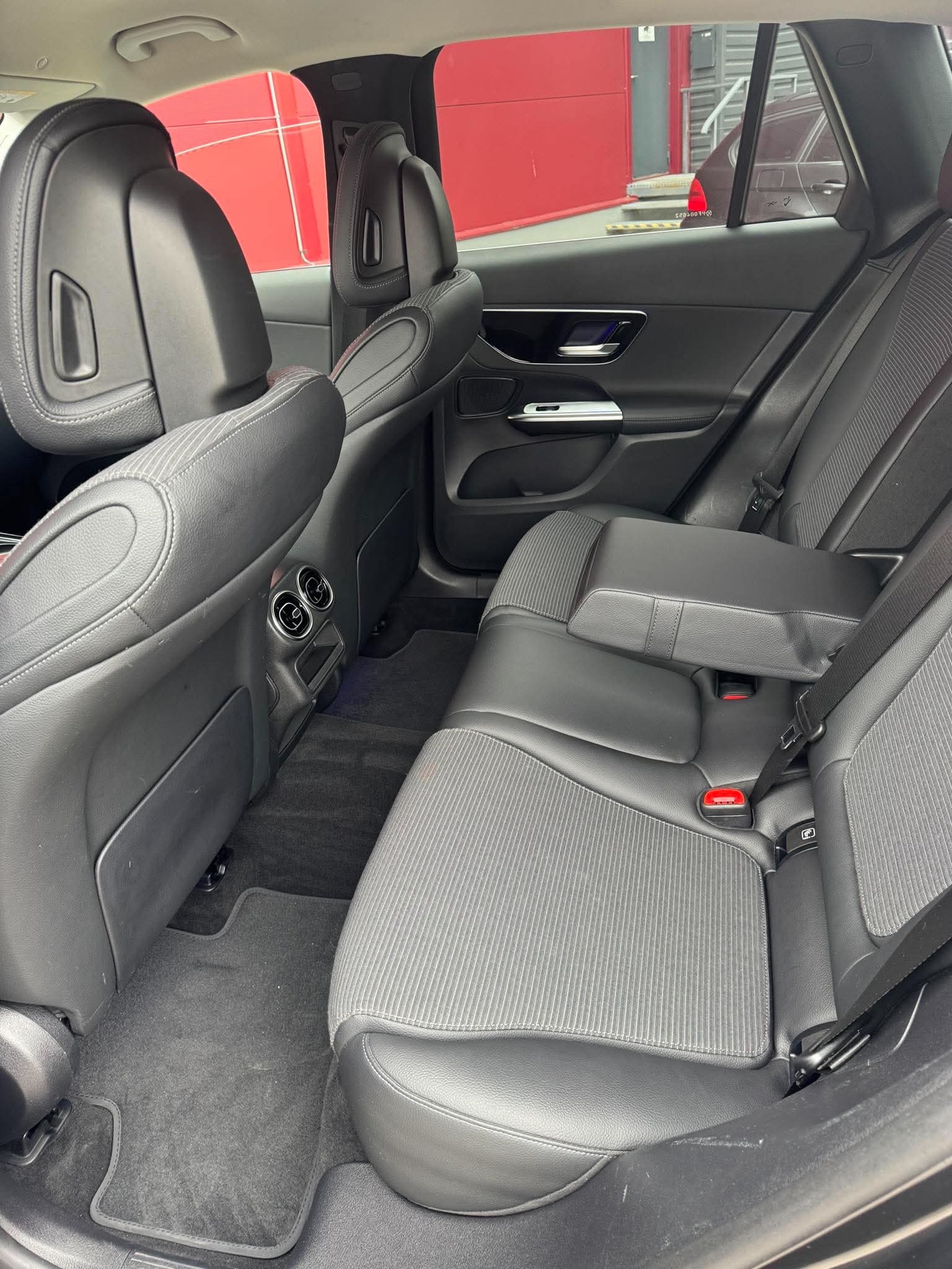 2023 MERCEDES-BENZ GLC220 - Image 10