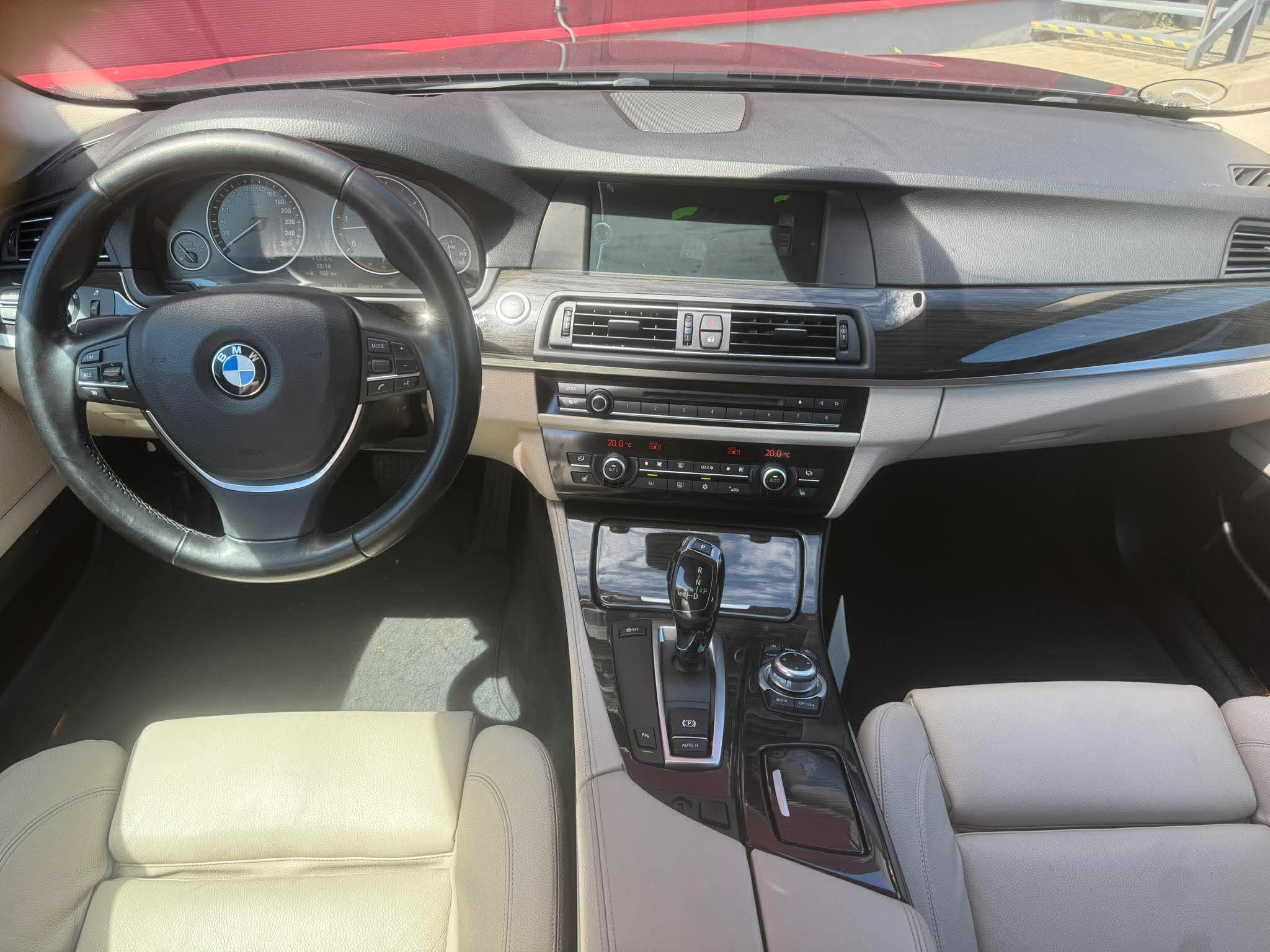 2010 BMW 530 - Image 6