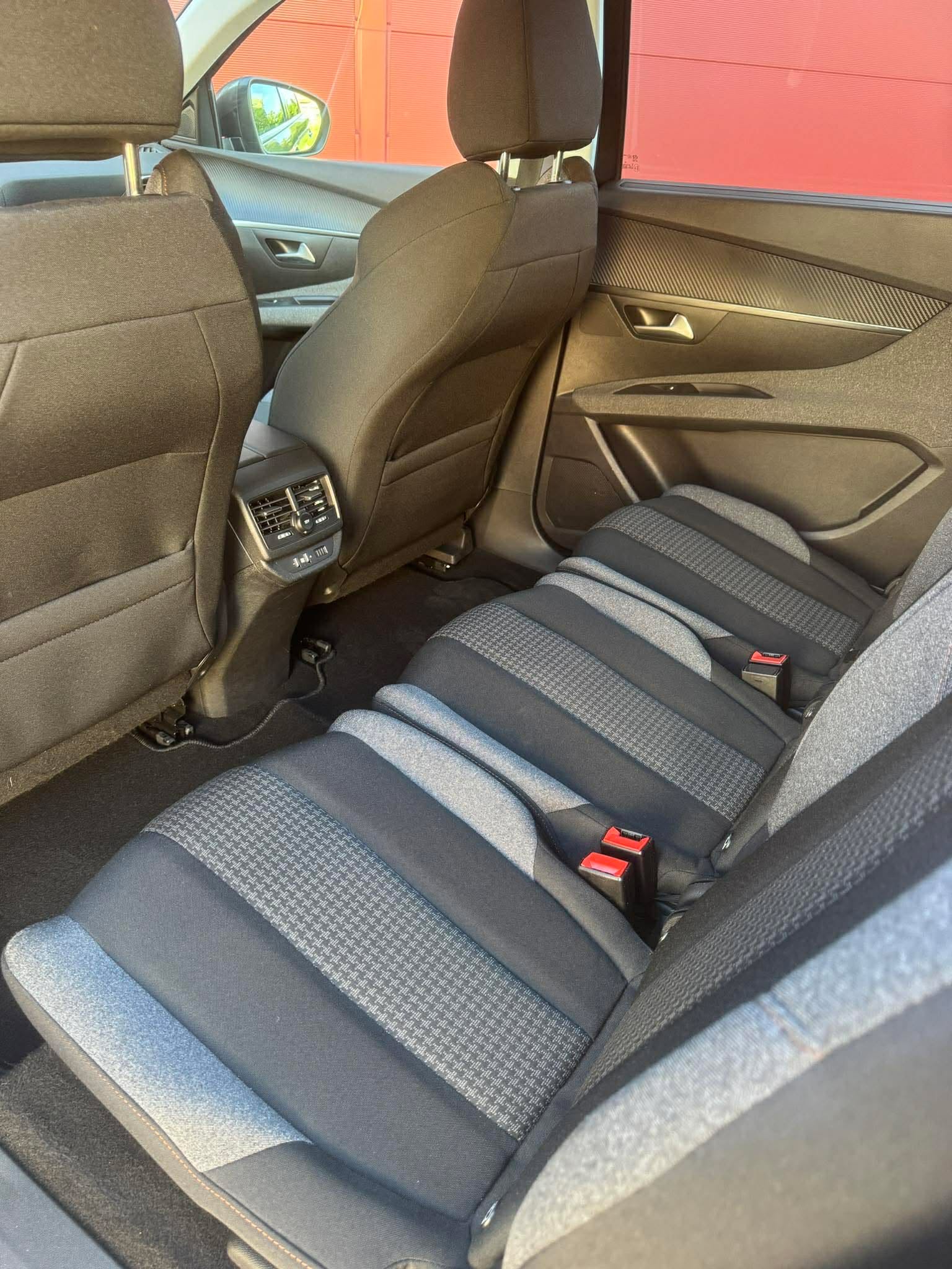 2020 PEUGEOT 5008 - Image 9
