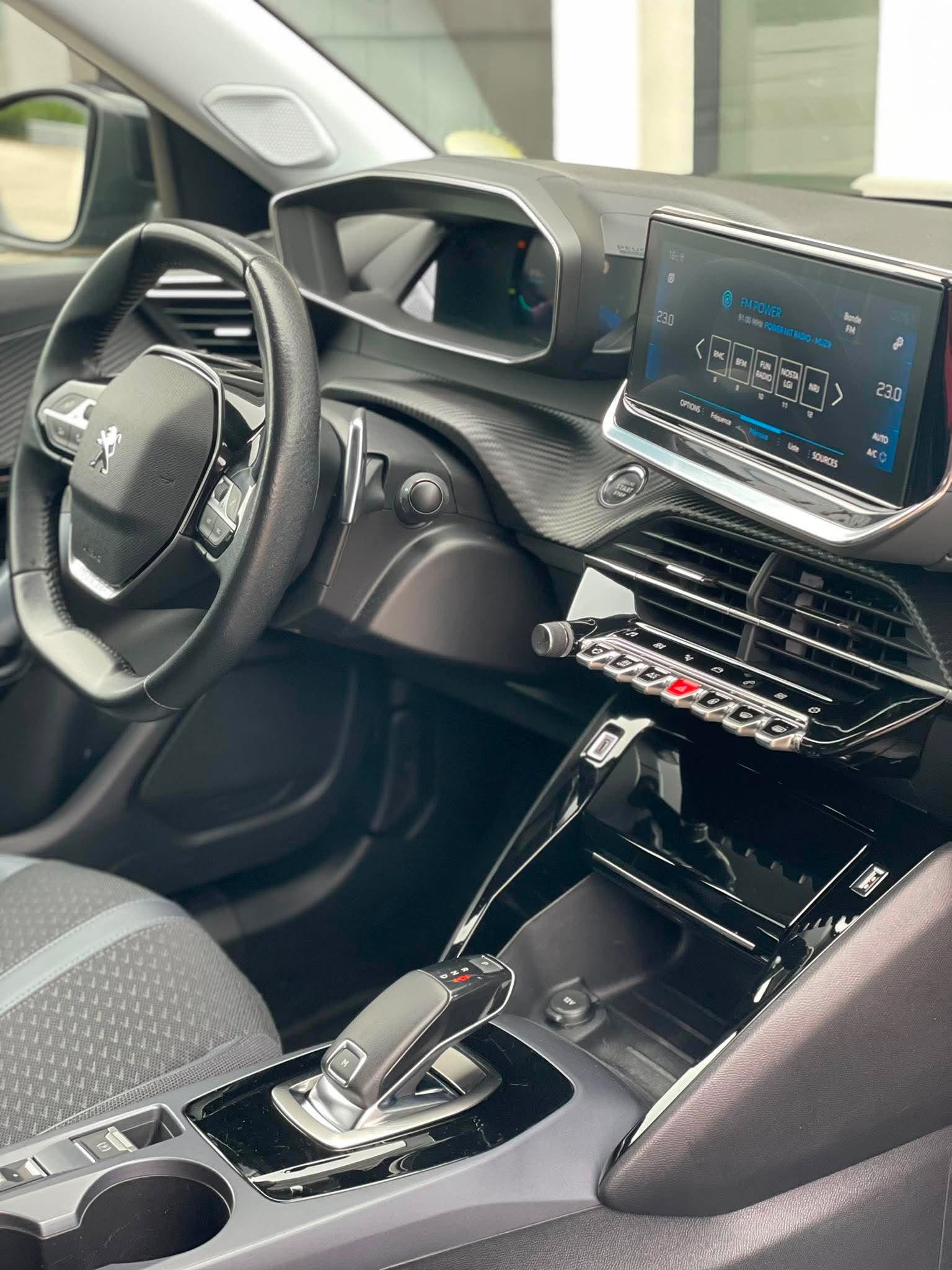 2019 PEUGEOT 2008 - Image 7