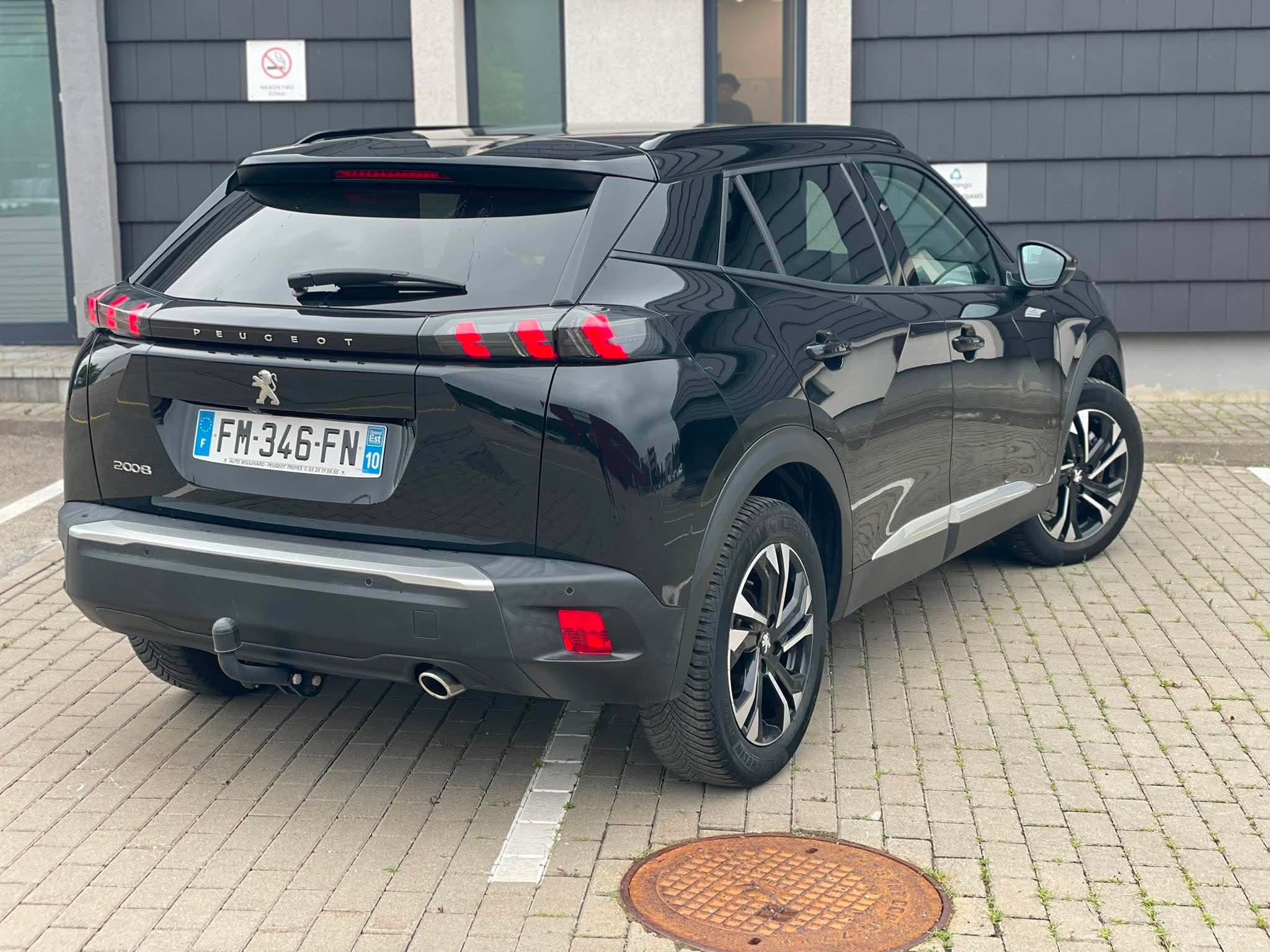 2019 PEUGEOT 2008 - Image 4