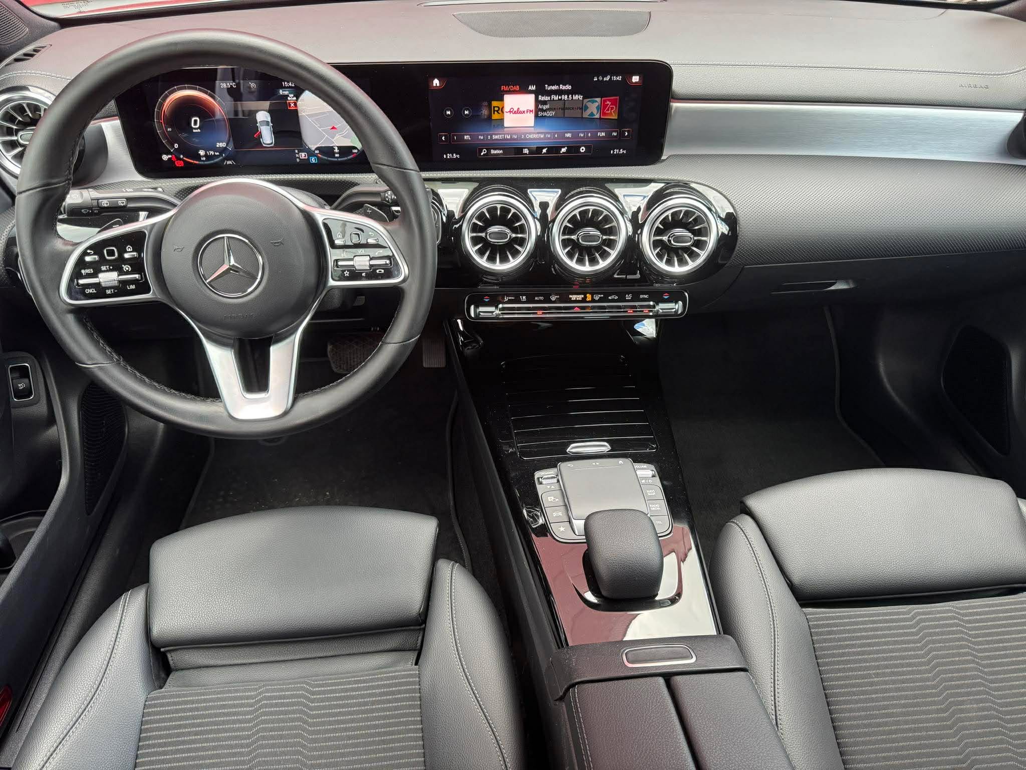 2021 MERCEDES-BENZ CLA200 - Image 6