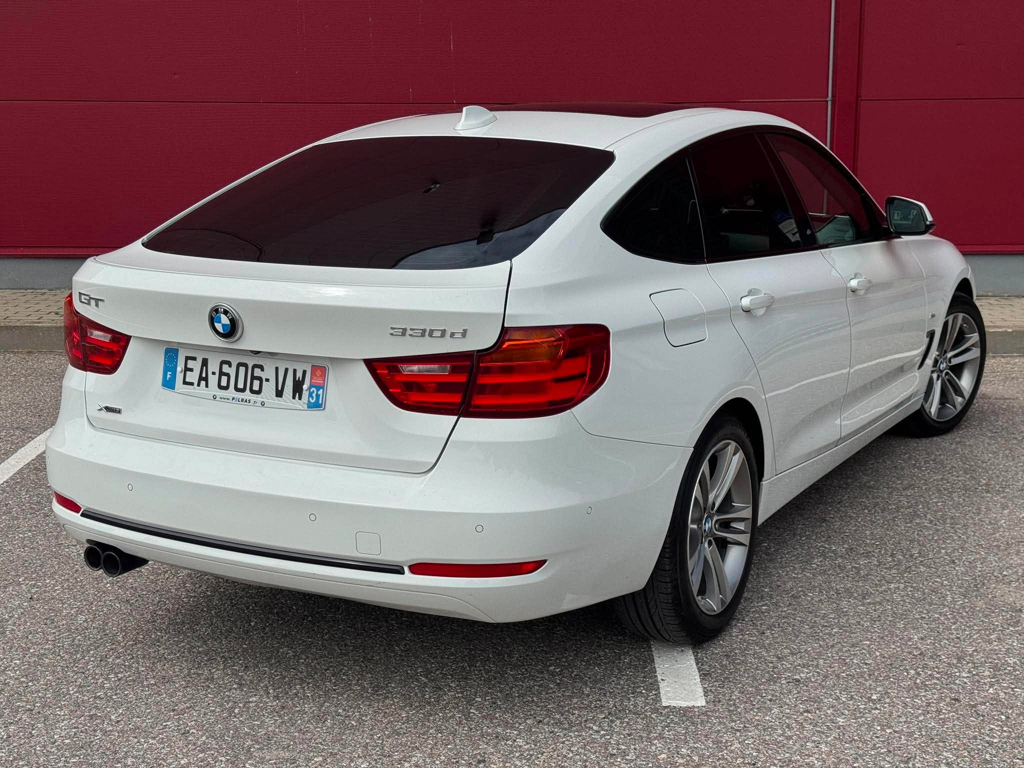 2016 BMW 330 GRAN TURISMO - Image 4