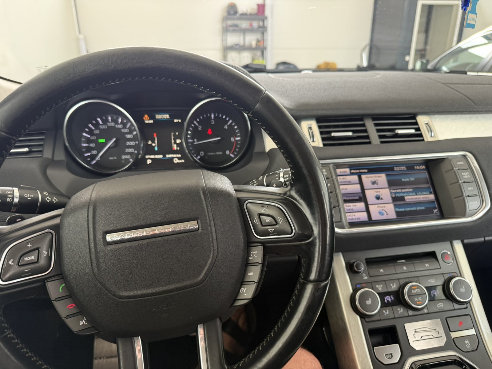 2011 LAND ROVER RANGE ROVER EVOQUE - Image 8