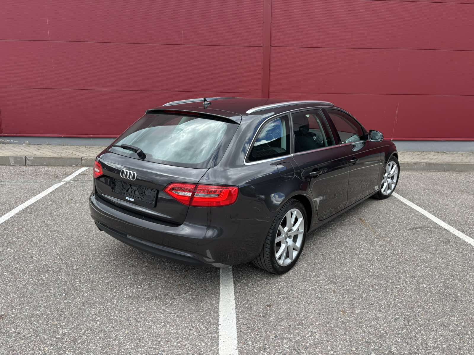 2012 AUDI A4 - Image 4