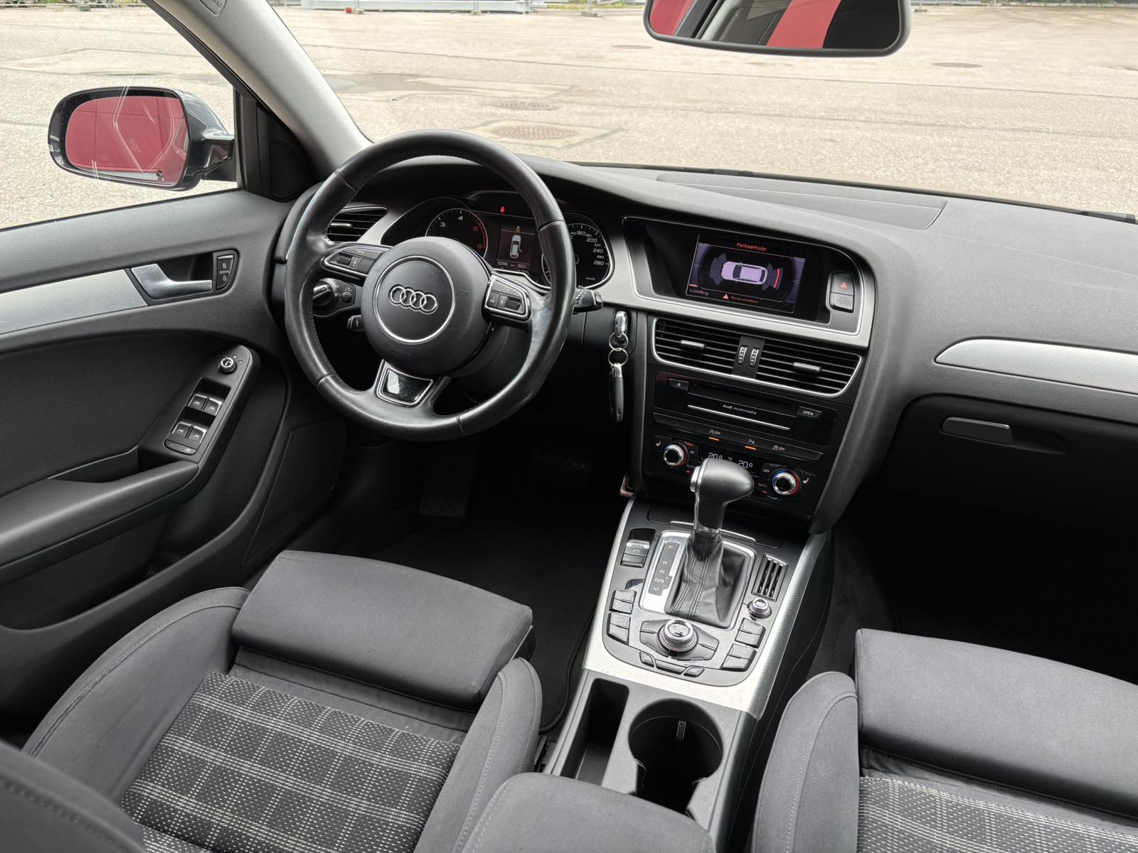 2012 AUDI A4 - Image 6