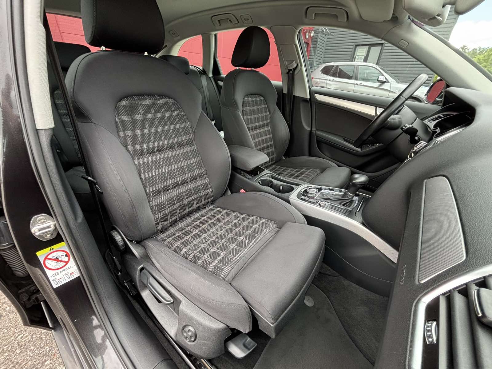 2012 AUDI A4 - Image 9