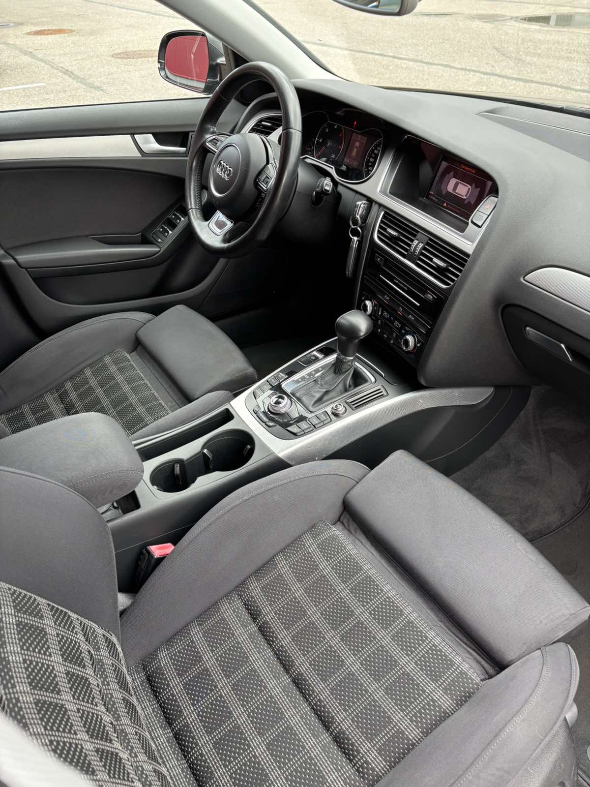 2012 AUDI A4 - Image 10