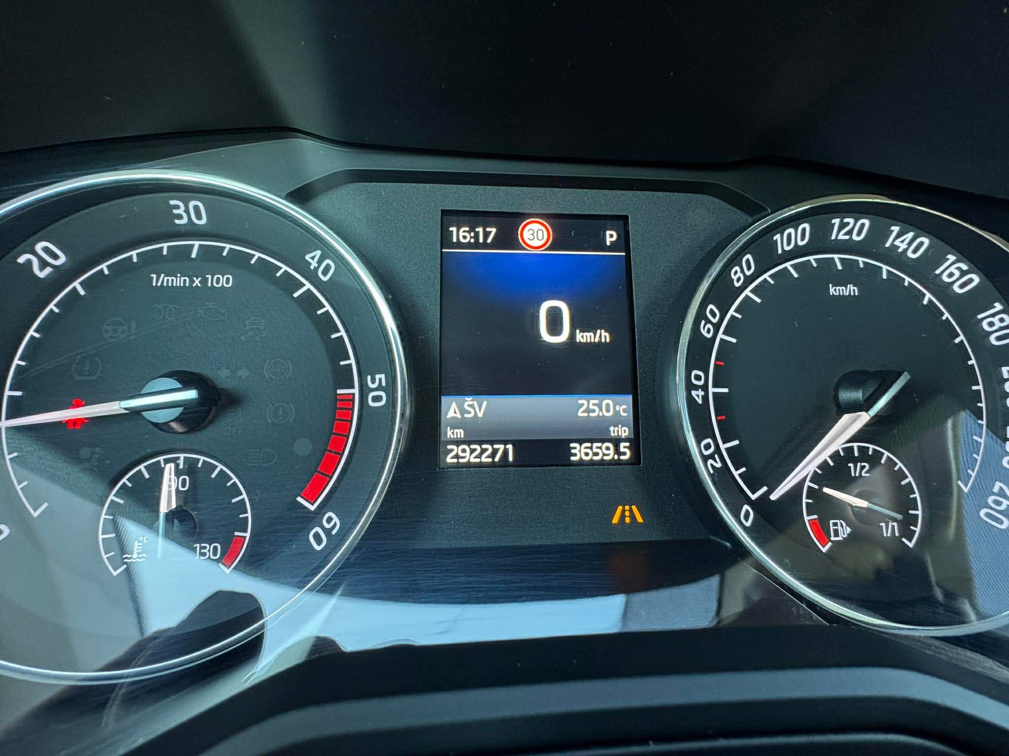 2018 SKODA SUPERB - Image 10