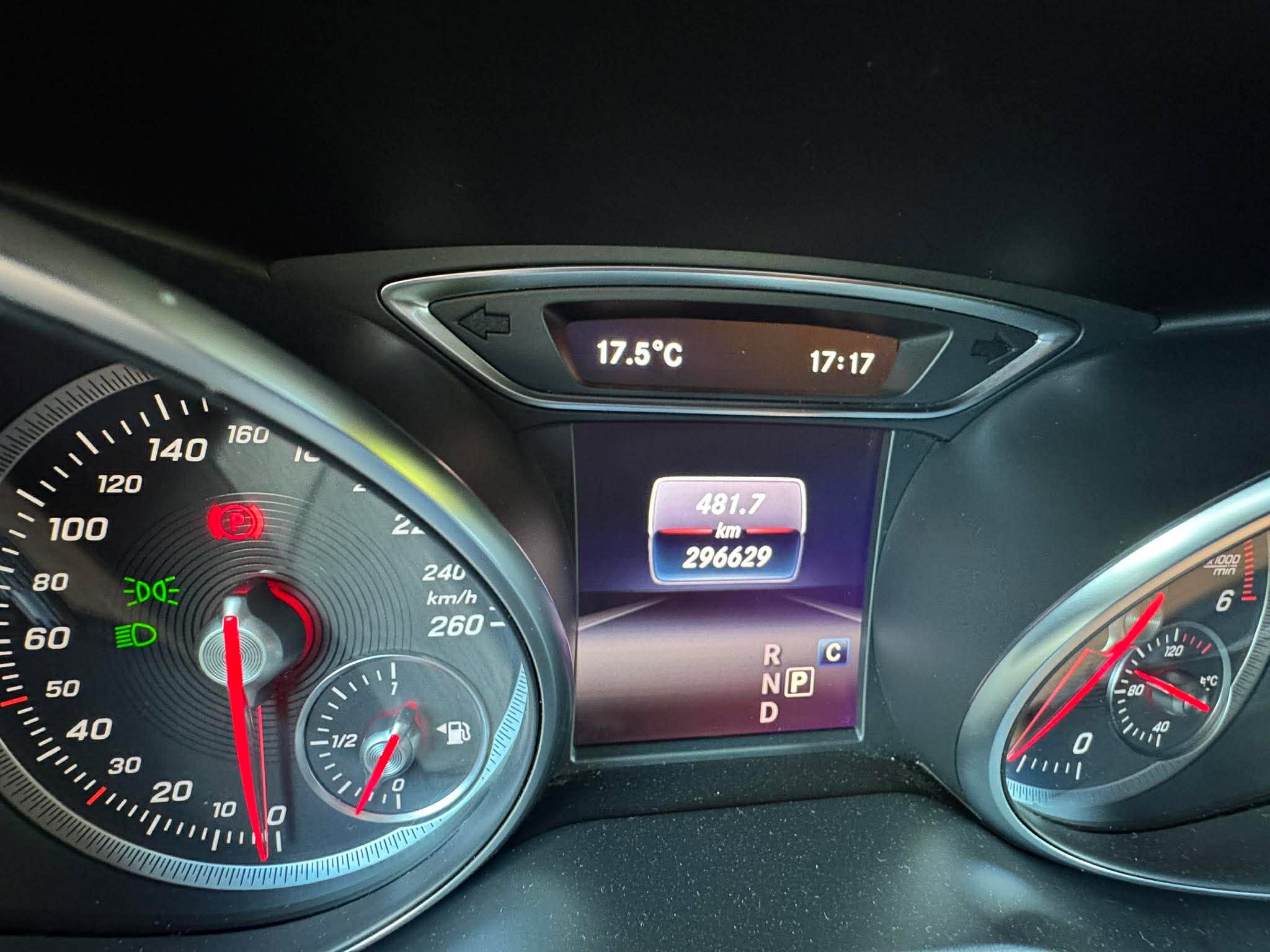 2018 MERCEDES-BENZ CLA200 - Image 9