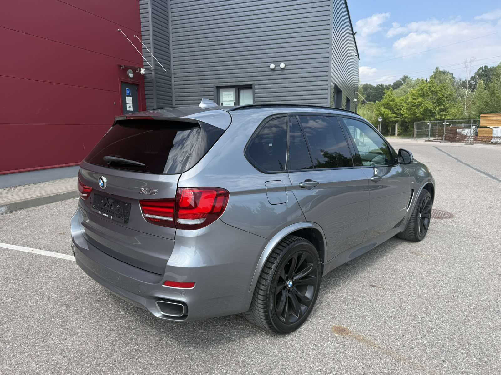 2017 BMW X5 - Image 4