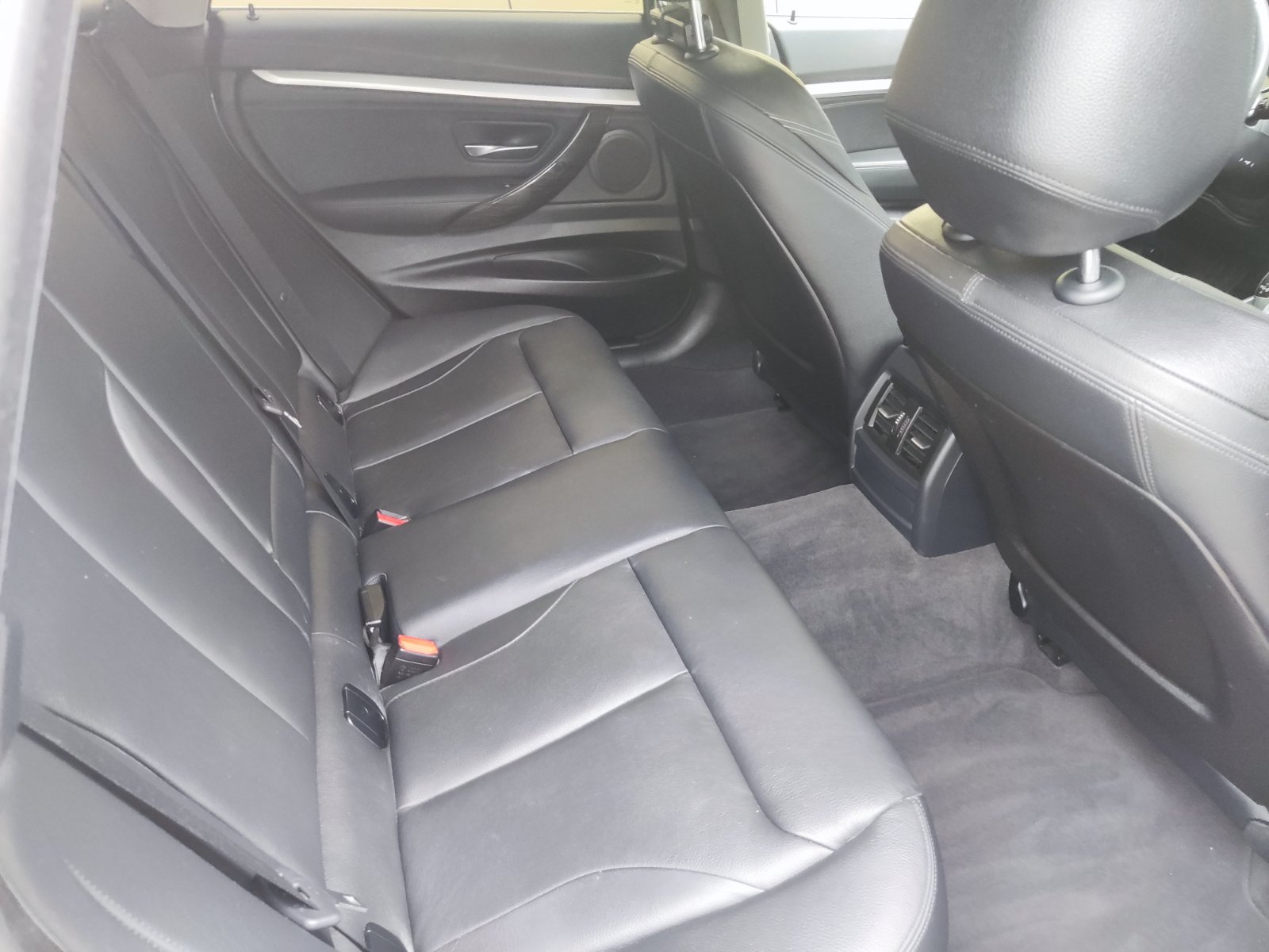 2013 BMW 320 GRAN TURISMO - Image 8