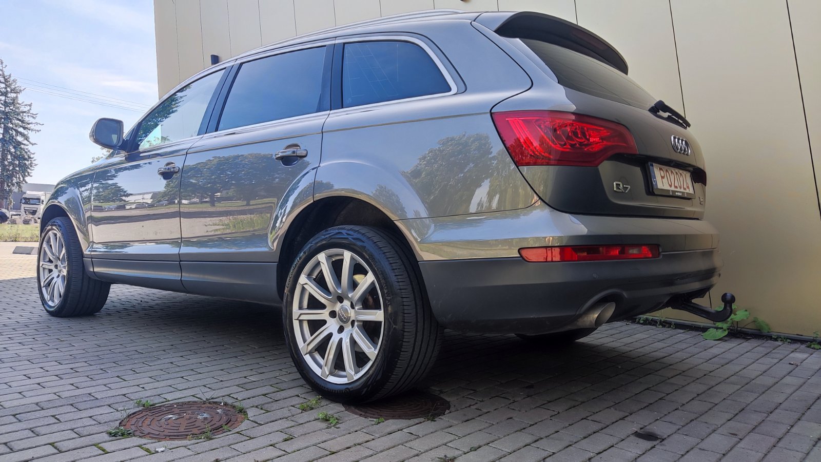 2010 AUDI Q7 - Image 4