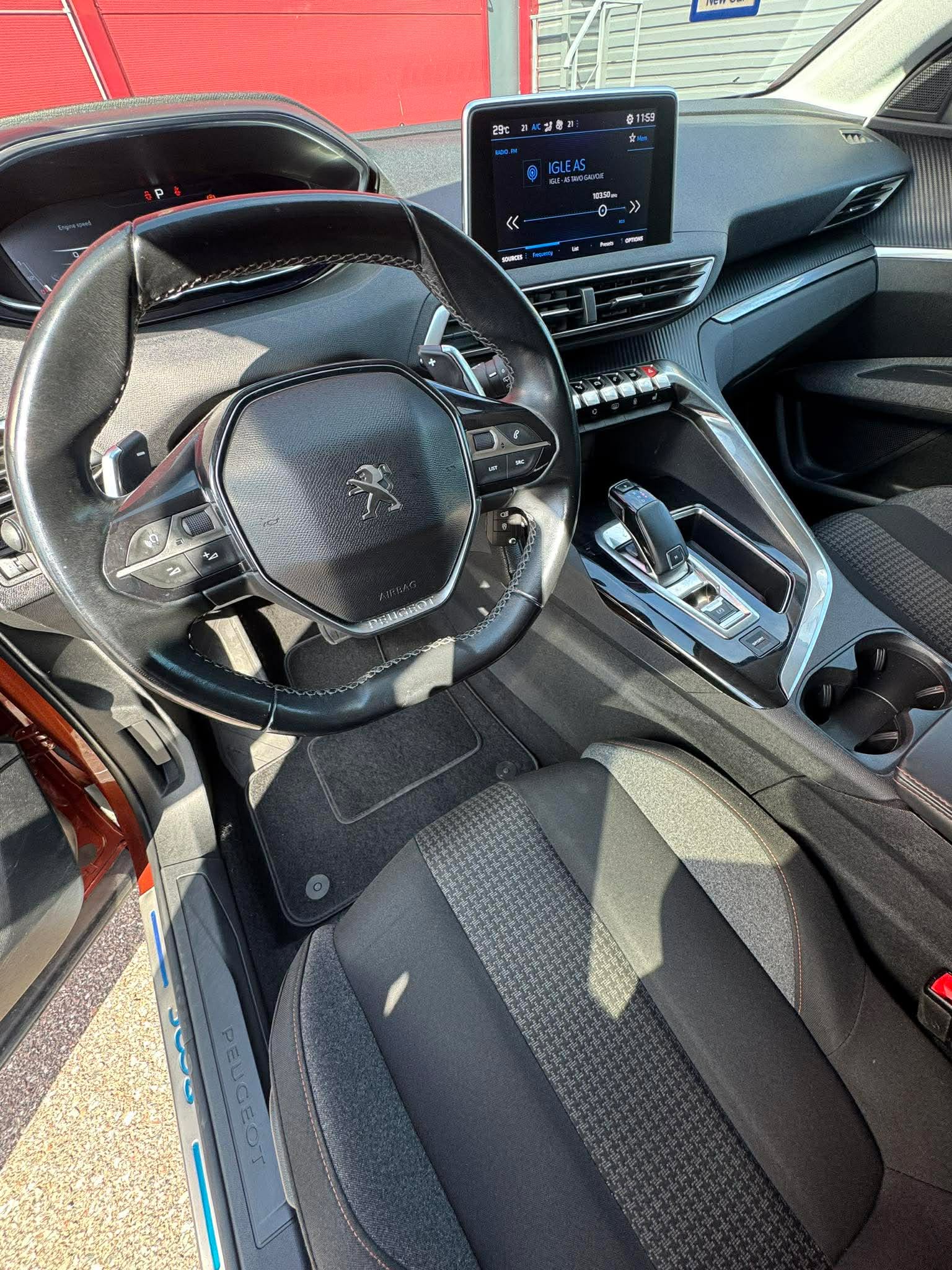 2018 PEUGEOT 3008 - Image 6