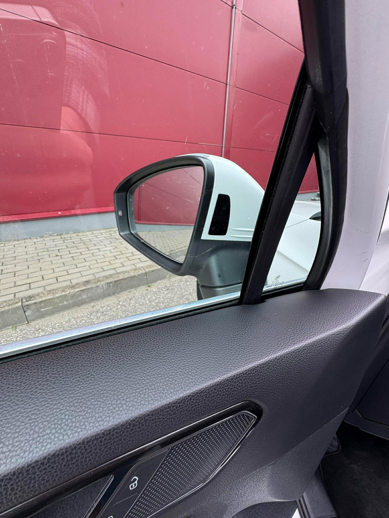 2016 VOLKSWAGEN TIGUAN - Image 9