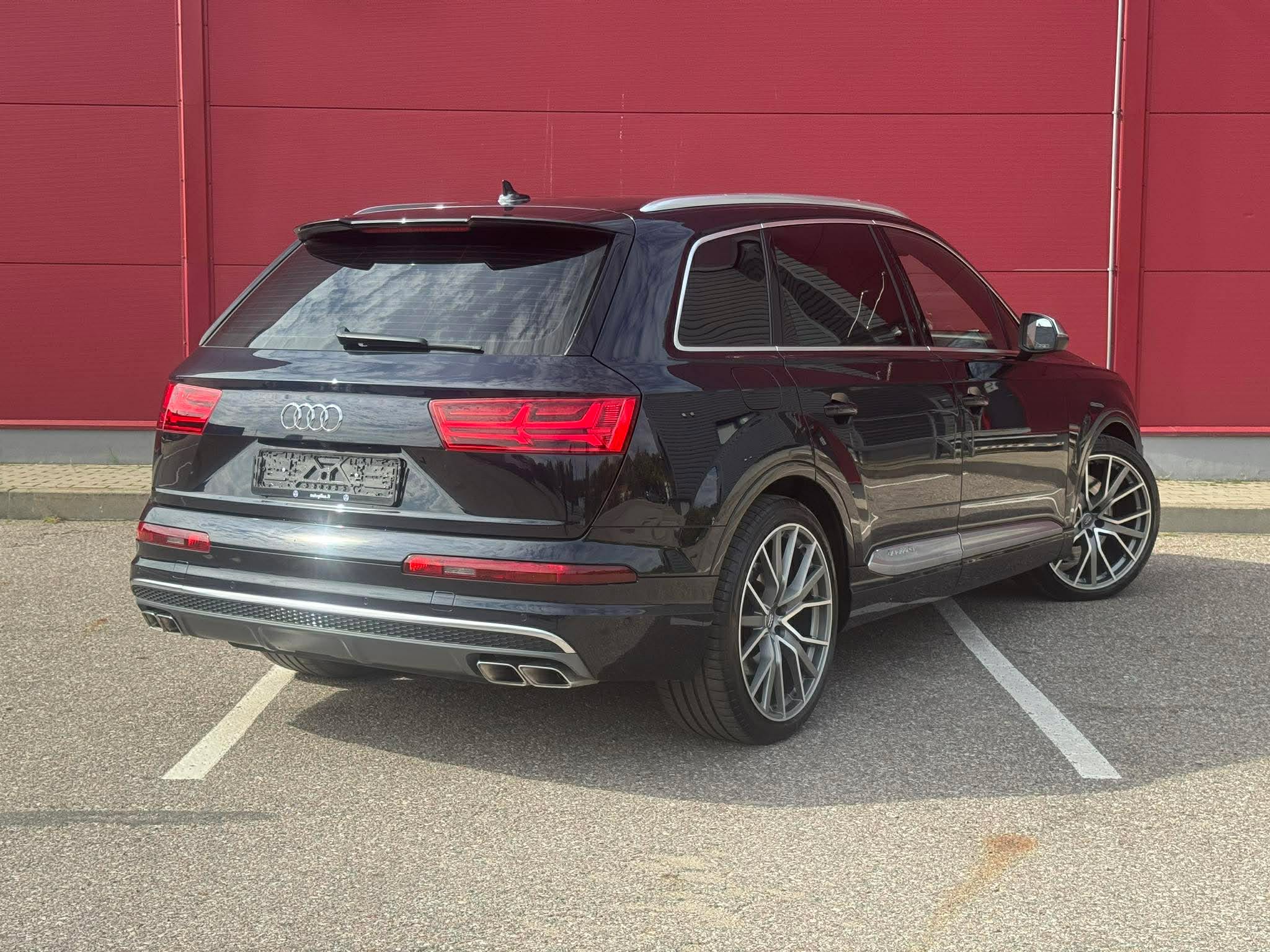 2017 AUDI SQ7 - Image 4