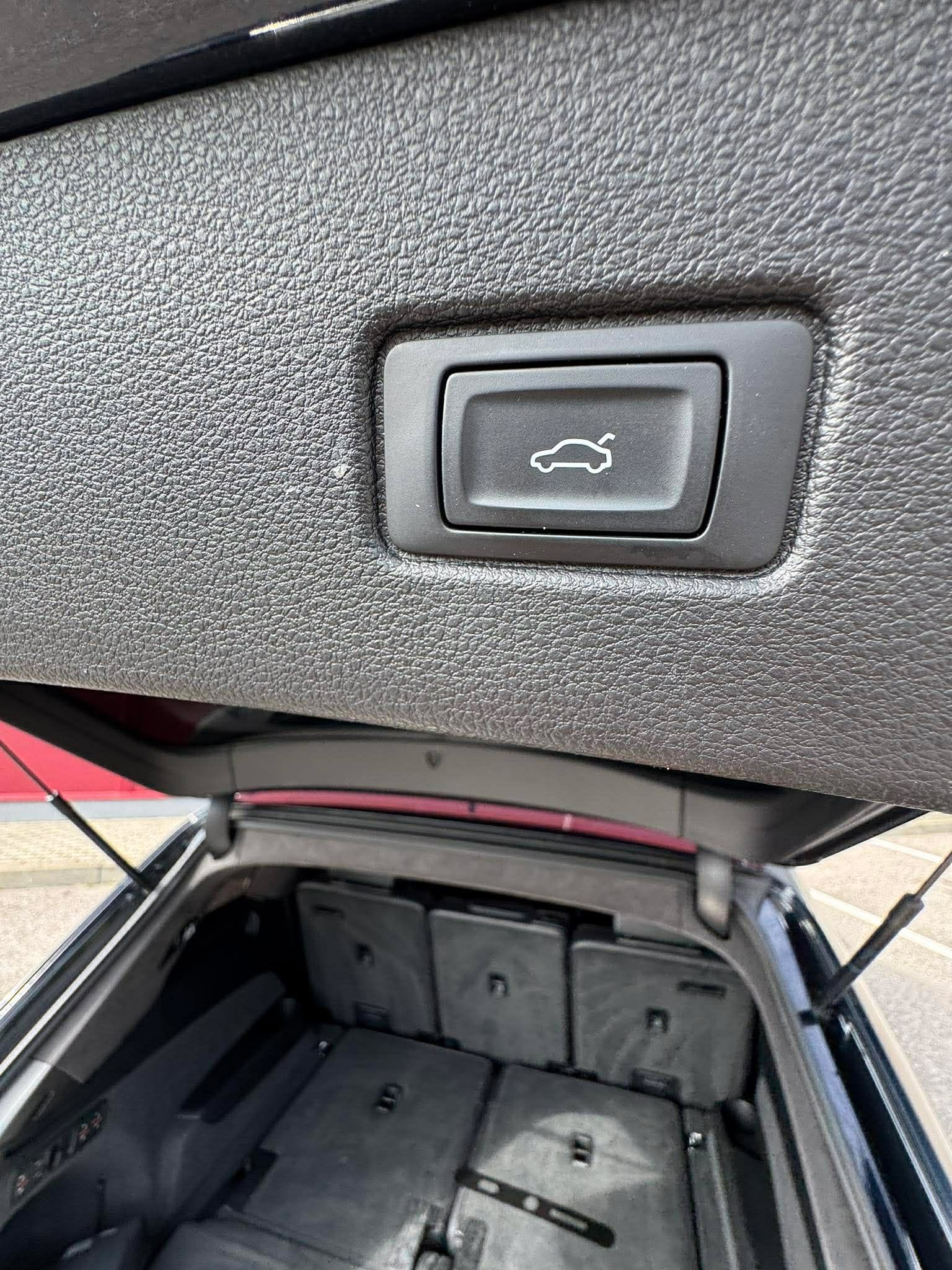 2017 AUDI SQ7 - Image 9