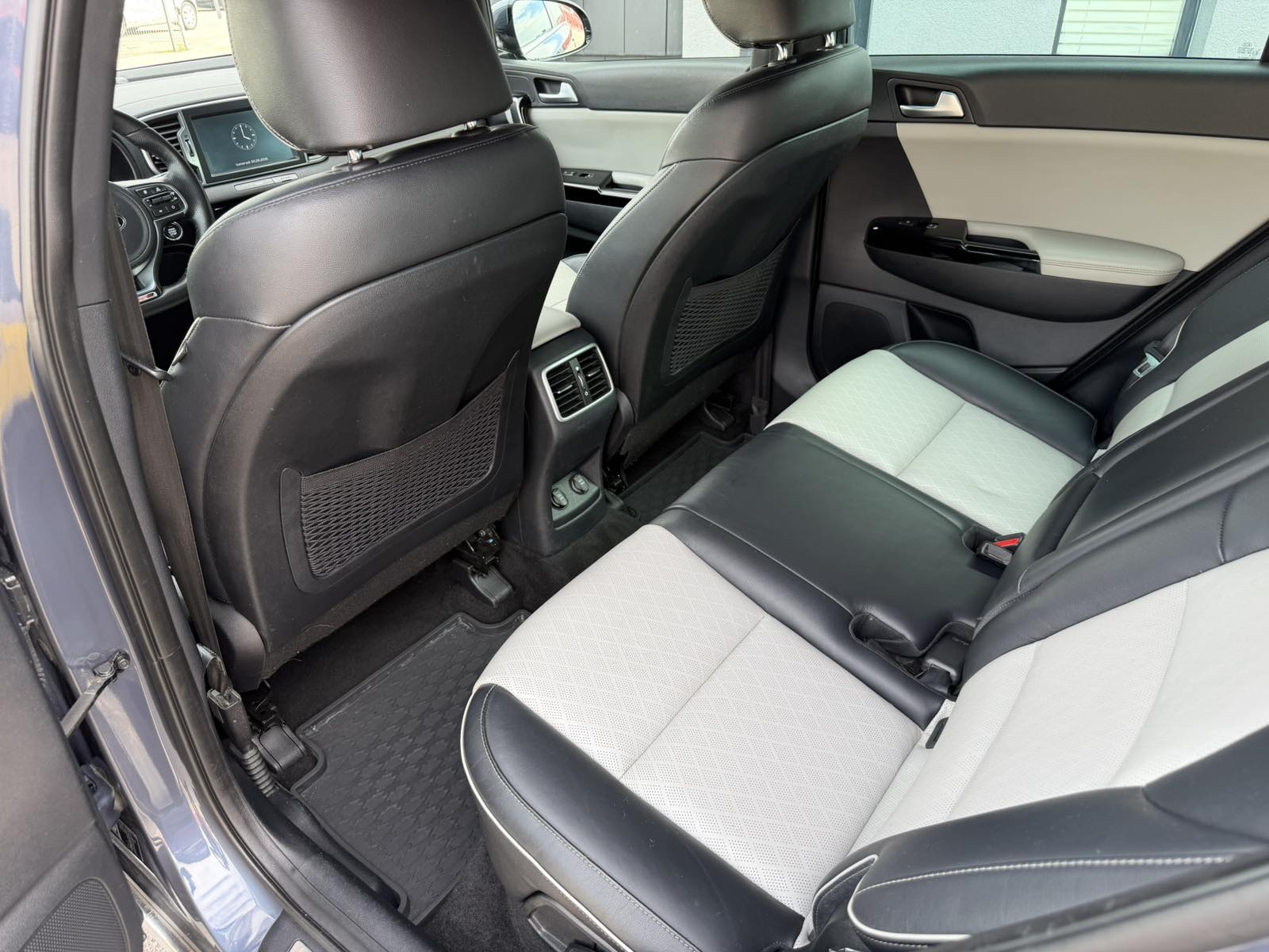 2016 KIA SPORTAGE - Image 10