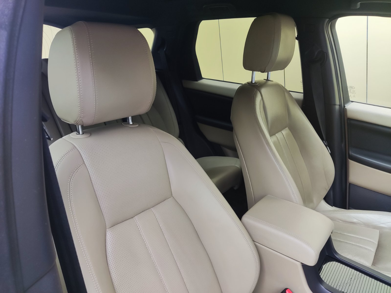 2016 LAND ROVER DISCOVERY SPORT - Image 8