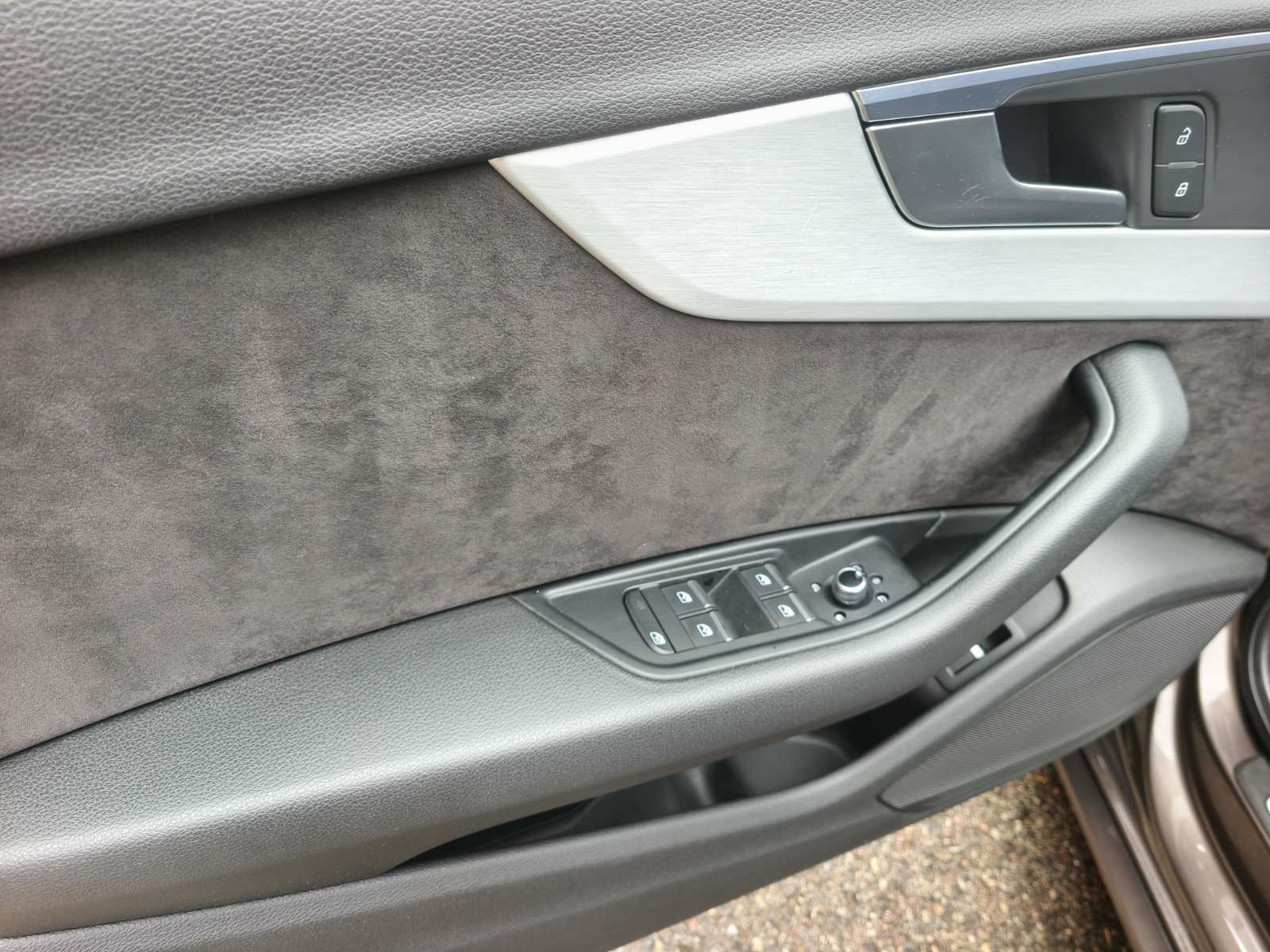 2016 AUDI A4 - Image 9