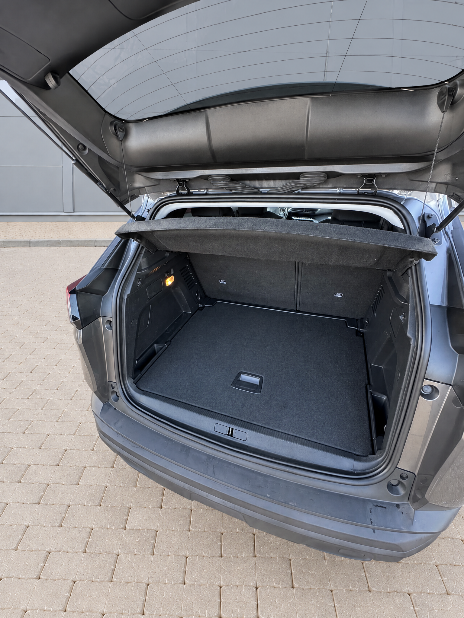 2022 PEUGEOT 3008 - Image 8